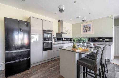 Gillingham House | Milton Manor