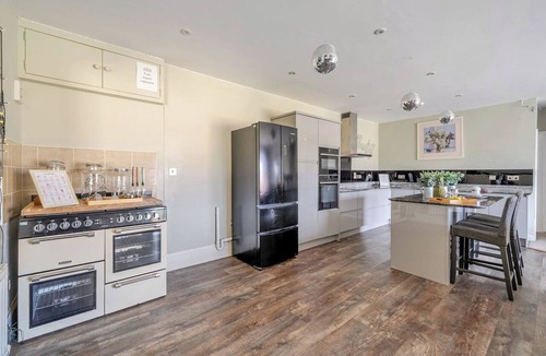 Gillingham House | Milton Manor