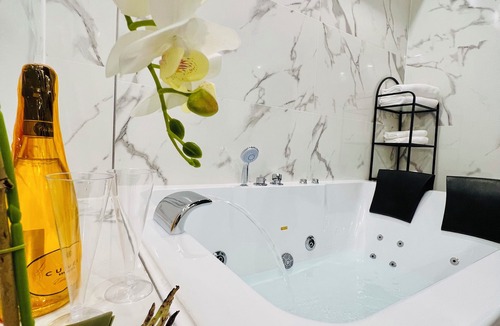Vomero Bed & Breakfast | MILUAR - Vanvitelli