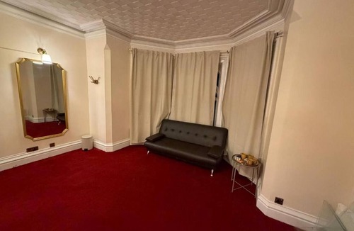 Rusholme Hotel | Milverton Court by OYO