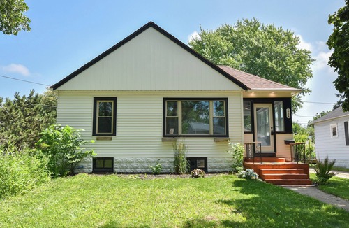West Allis House | Milwaukee Gem! Stylish 2BR Bungalow w/ Garage Close to Highways + State Fair