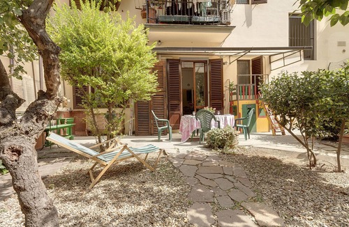 Santa Maria Novella Apartment | Mimì Home – Your Peaceful Getaway in Florence with a Private Garden and Parking