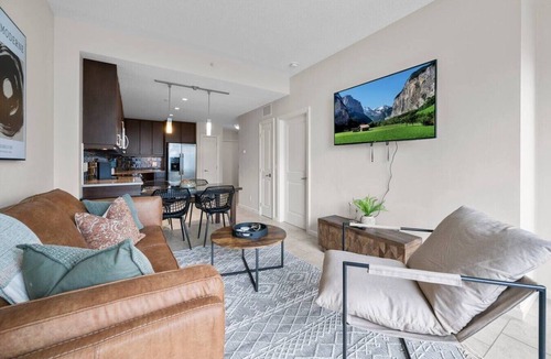 Beltline Apartment | Min to Saddledome| Maple Mirage|Cgy Tower Views|AC