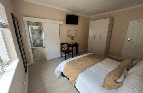 Eikenbosch House | Minak Guest House Bellville