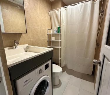 Minglanilla House | Minglanilla Condo with Pool, Gym & Fast WiFi