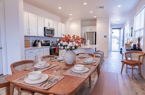 Cottonwood House | Mingus Muse