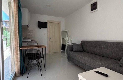 Armutalan Apartment | Mini Apartment with Swimming Pool