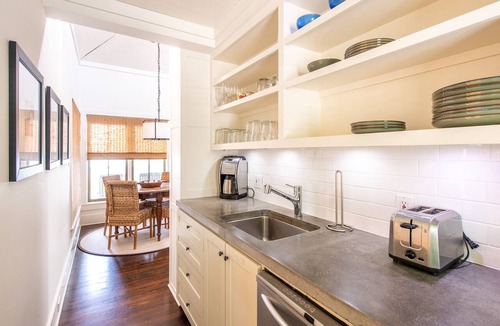 West Panama City Beach Apartment | Mini Beach Bungalow CH - GULF VIEWS, SOUTH OF 30A. FREE BIKES/GYM/FITNESS