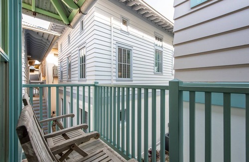 West Panama City Beach Apartment | Mini Beach Bungalow CH - GULF VIEWS, SOUTH OF 30A. FREE BIKES/GYM/FITNESS