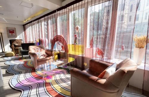Central Hotel | Mini Central