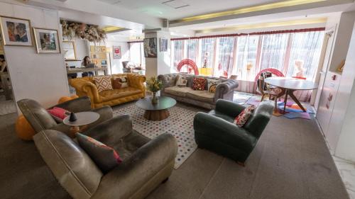 Central Hotel | Mini Central