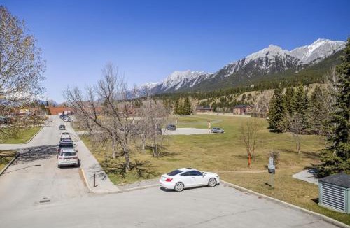 Canmore Apartment | Mini Getaway with Mountain Views Near Banff