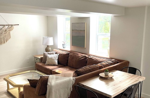 East Troy Apartment | Mini Moon Hideaway
