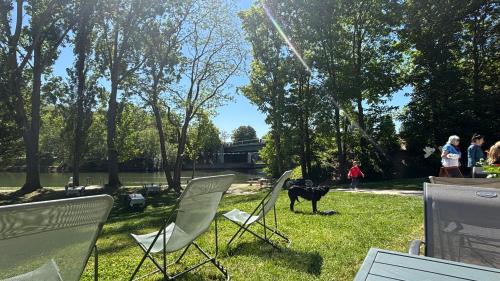 Mery-sur-Oise Bed & Breakfast | Mini studio et espace extérieur
