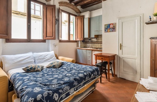 San Frediano Apartment | MINI STUDIO IN THE HEART OF FLORENCE!