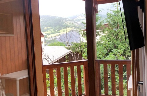Le Sauze Apartment | Mini T2 with balcony and parking at the slopes