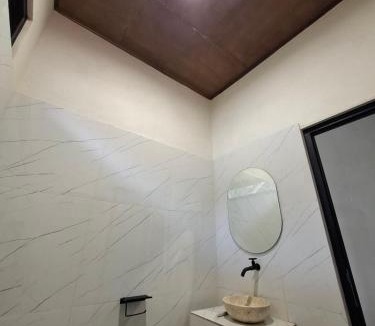 Batu Karas Bed & Breakfast | Mini Village