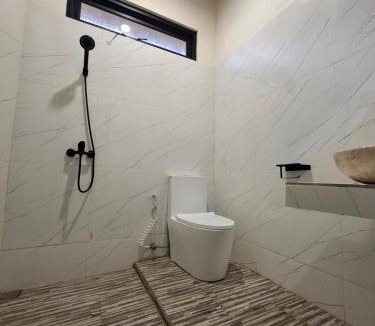 Batu Karas Bed & Breakfast | Mini Village