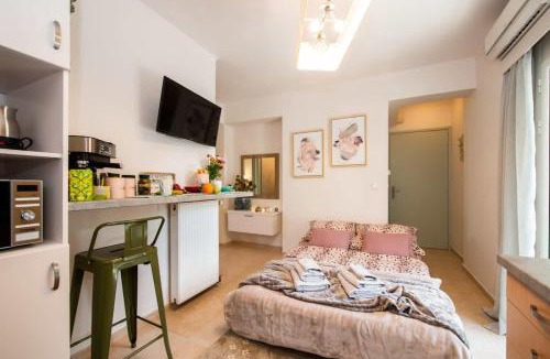 Kalamata Apartment | Mini Zen Nomad Maison - Calming & Charming Nest
