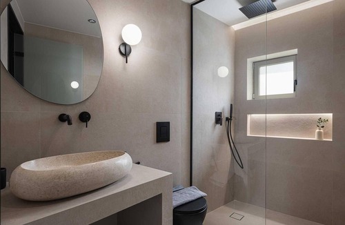 Daratsos Hotel | Minimal Hideaway with Jacuzzi