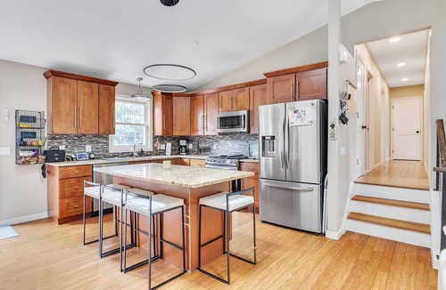 North Providence House | Minimal Modern Home Getaway 4 Bedroom Home