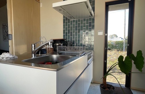 Kujukuri Cottage | Minimal quad Ran 4 person building/Sambugun Chiba