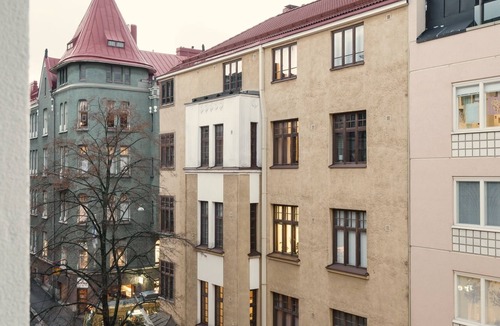 Punavuori Apartment | Minimal Studio Apt In Design District