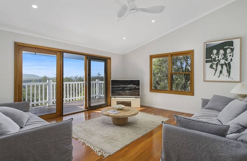 Crescent Head House | Minimalist, coastal retreat in the peaceful nooks of Crescent Head