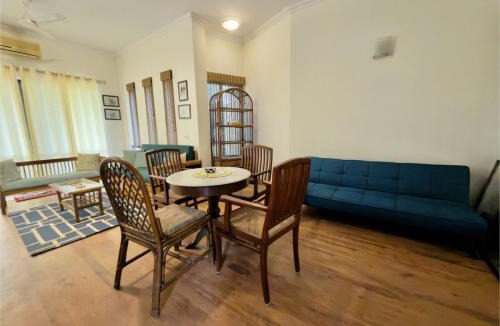 Bissar Akbarpur Apartment | Minimalist Escape