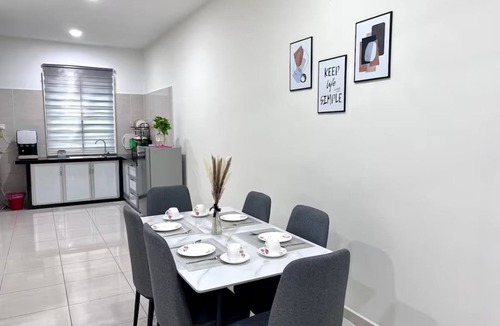 Kuah House | Minimalist Family Homestay 4BR @ Kuah