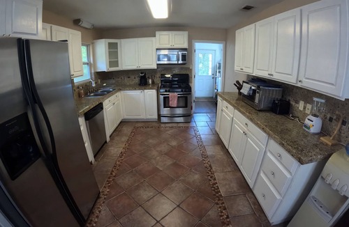 Central Arlington House | Minimum 30day rental 2000 sq. ft. Home 20 min from downtown Ft. Worth and Dallas