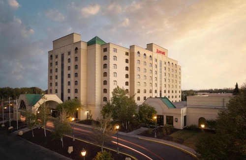 Brooklyn Park Hotel | Minneapolis Marriott Northwest Hotel & Conference Center