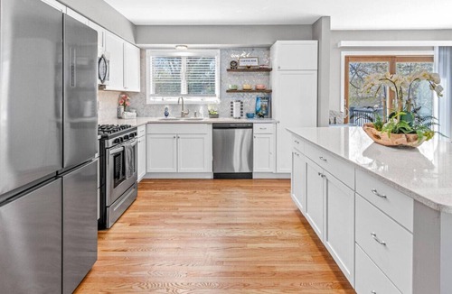Apple Valley House | Minnesota Designer Stay: Mall of America, ValleyFair, & Minnesota Zoo