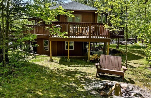 Puposky Cabin | Minnesota Octagon Treehouse - Private Jacuzzi & Forest Views