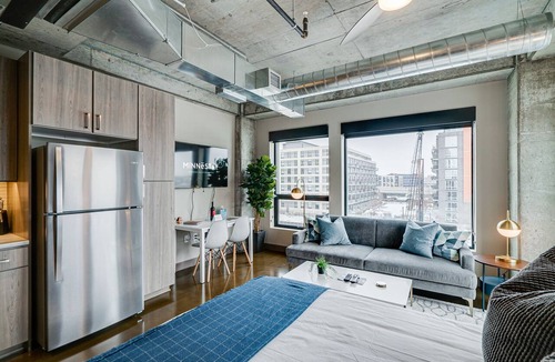 Warehouse District Apartment | MINNeSTAY* Sable 401 - Studio | North Loop | Target Center