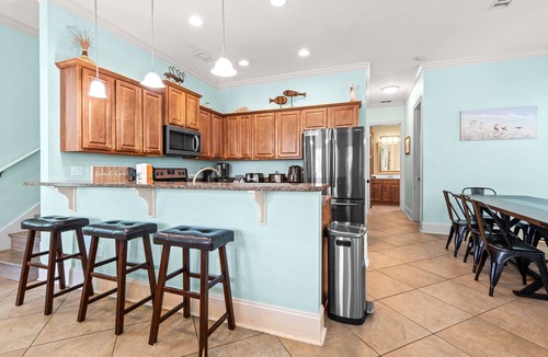 Villages of Crystal Beach House | Mins from Beach Sleeps 17 Outdoor Seating