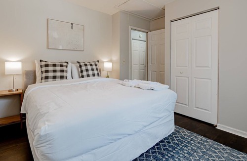 Irmo House | Mins from Downtown, I-90 Access-Sweetthorne Solace