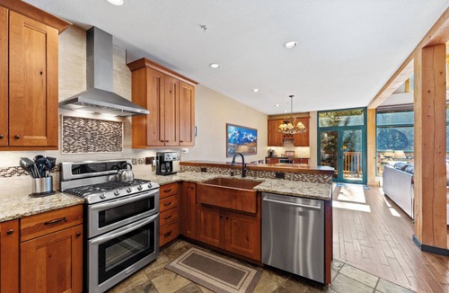 Keystone House | Mins from Resort Shuttle is this Townhome w/Beautiful Views from Private Deck
