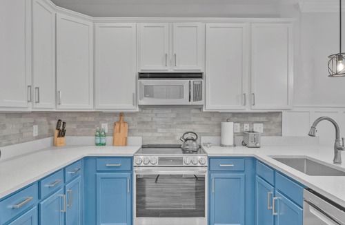 Bluffton House | Mins to Downtown & Beach, Sleeps 10, Pool