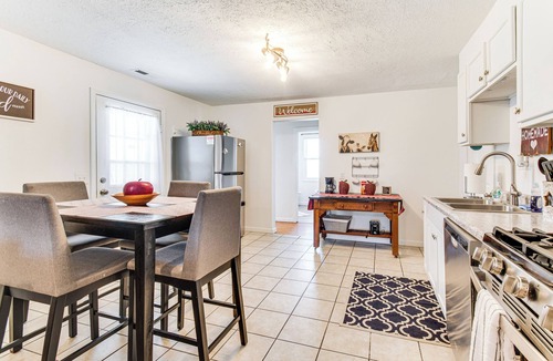 Casey House | Mins to Local Attractions: Pet Friendly w/ Yard!