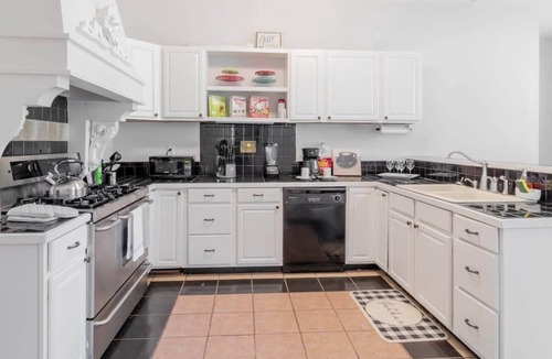 Columbus House | Mins to Riverwalk & Downtown - Mighty Mildred