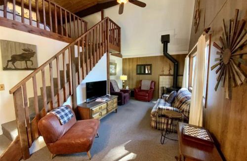 Cascade House | Mint Chip Cabin by Casago McCall - Donerightmanagement