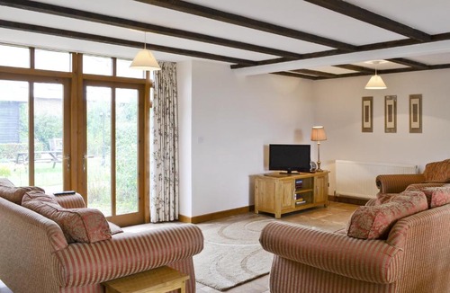 Irstead House | Mint - E4322