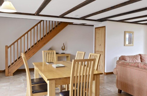 Irstead House | Mint - E4322