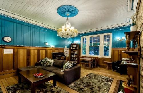 Highgate Hill Hostel | Minto Accommodation Brisbane