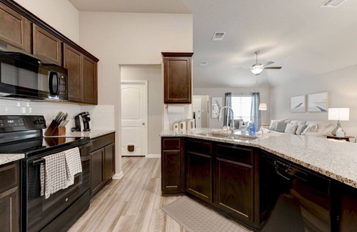 Temple Apartment | Minute from Baylor Scott & White in Temple