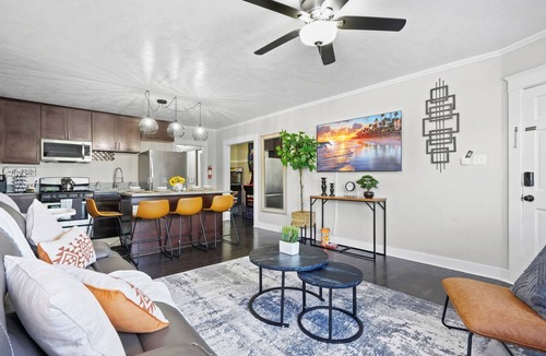 Eastside Apartment | Minutes from Beach - No Cleaning Fee - Free Parking - MAJOR INTERNATIONAL SPORTING EVENT 2026!