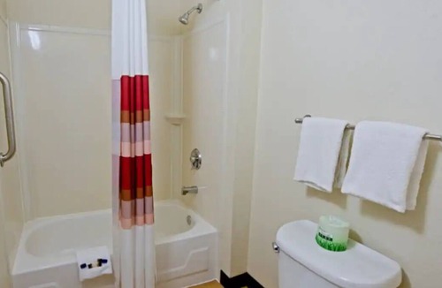 Bowmansville House | Minutes from Buffalo Niagara International Airport! Pets are Allowed for FREE!