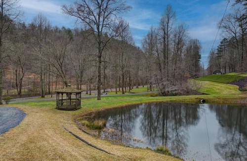 Foxfire Estates Cabin | Minutes from downtown Blue Ridge Hot Tub & Game Room!