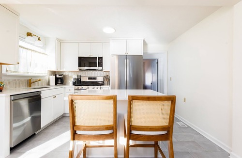 South Bend House | Minutes from Notre Dame | 4BR 2BA Home Close to ND